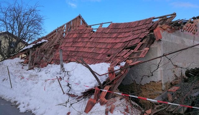 Porušena streha v Ptujski Gori, foto: PGD Ptujska Gora