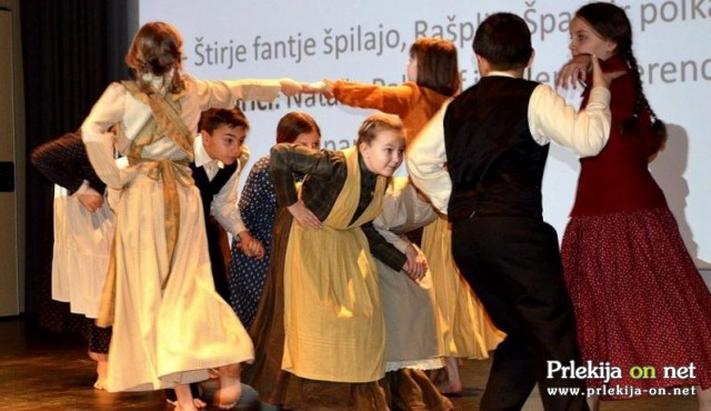 Pojem, plešem, se vrtim Pojem, plešem, se vrtim