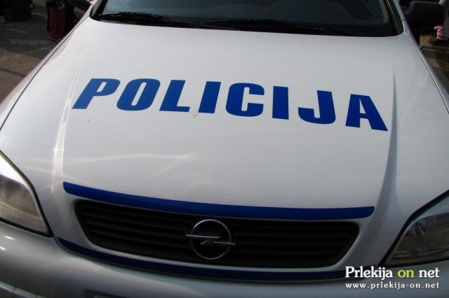 Policija je 25-letnika prijela komaj proti Račam, kjer je povzročil prometno nesrečo Policija je 25-letnika prijela komaj proti Račam, kjer je povzročil prometno nesrečo