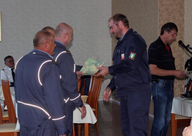 Podelitev priznanj strojnikom gasilcem Podelitev priznanj strojnikom gasilcem