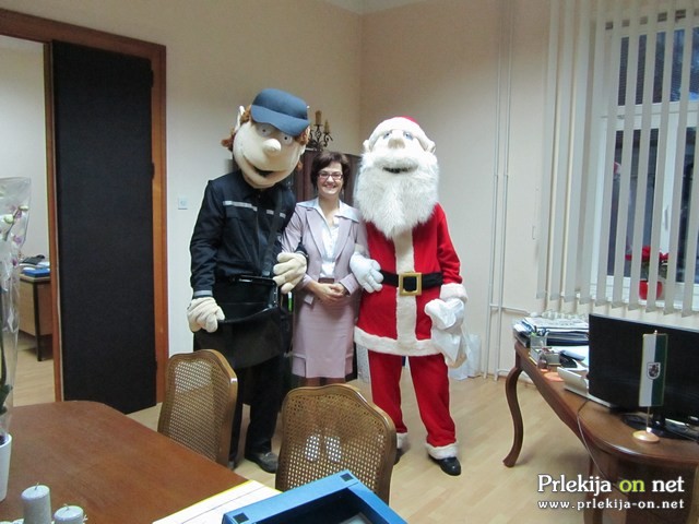 Poštar Pavli in Božiček sta obiskala tudi županjo Olgo Karba