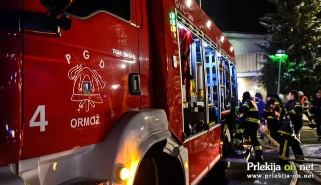 Požar so gasili gasilci iz PGD Senešci, Velika Nedelja, Trgovišče, Ormož in Podgorci, foto: Marjan Dovečar