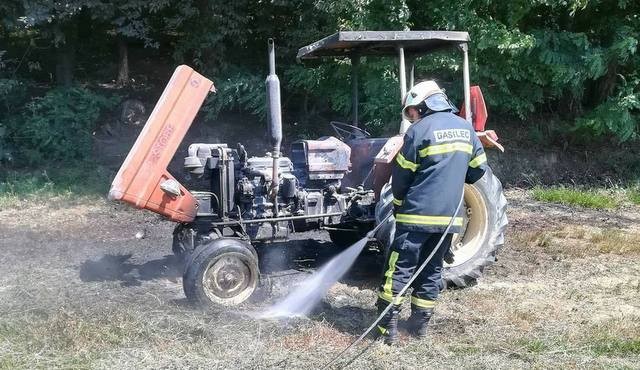 Požar traktorja, foto: PGD Podgorci
