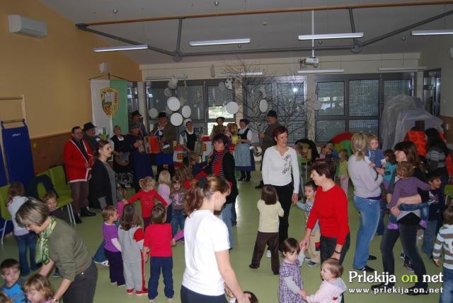 Praznični december v vrtcu Stročja vas Praznični december v vrtcu Stročja vas