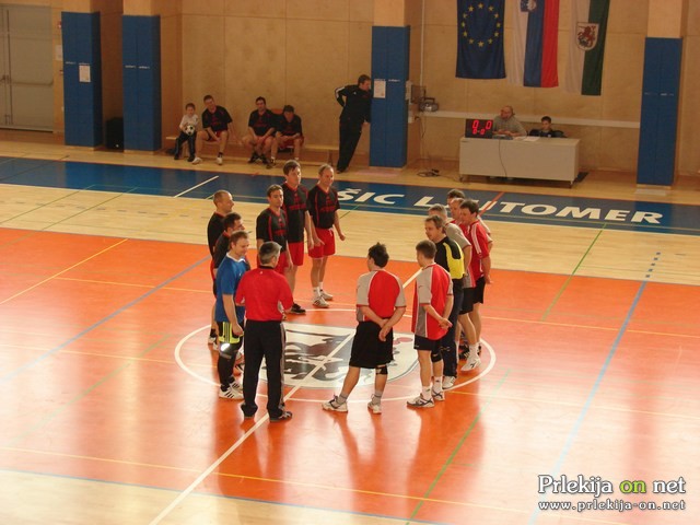 Zimska liga malega nogometa Športne zveze Ljutomer za veterane Zimska liga malega nogometa Športne zveze Ljutomer za veterane