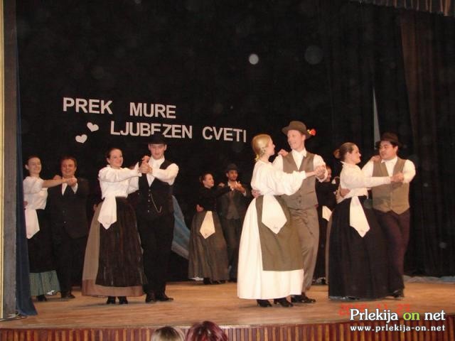 Prek Mure ljubezen cveti Prek Mure ljubezen cveti