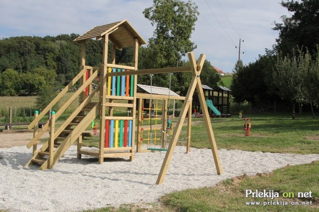 Igrala pri OŠ Cezanjevci Igrala pri OŠ Cezanjevci
