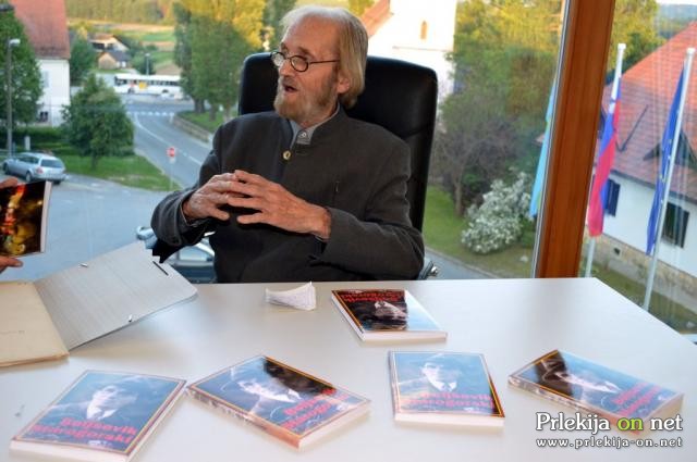 Miroslav Slana Miros je predstavil svojo knjigo Boljševik Starogorski Miroslav Slana Miros je predstavil svojo knjigo Boljševik Starogorski