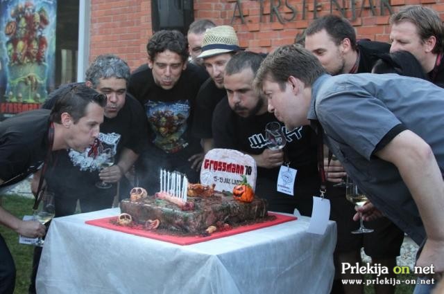 Ekipa festivala je upihnila deset svečk na prav posebni torti Ekipa festivala je upihnila deset svečk na prav posebni torti