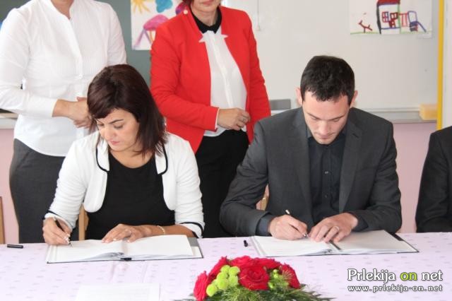 Podpis pogodbe za gradnjo vrtca v Cezanjevcih