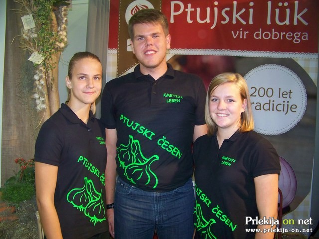 Mladi so na sejmu v Gornji Radgoni promovirali česen in ptujski lük Mladi so na sejmu v Gornji Radgoni promovirali česen in ptujski lük