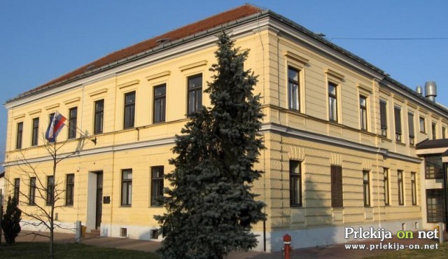 Gimnazija Franca Miklošiča Ljutomer Gimnazija Franca Miklošiča Ljutomer