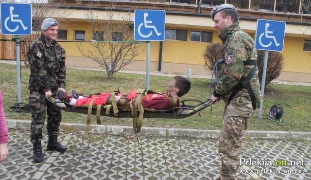 Pripadniki Slovenske vojske v Banovcih Pripadniki Slovenske vojske v Banovcih