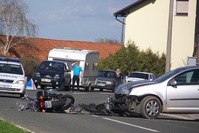 Že prve prometne nesreče z udeležbo motoristov