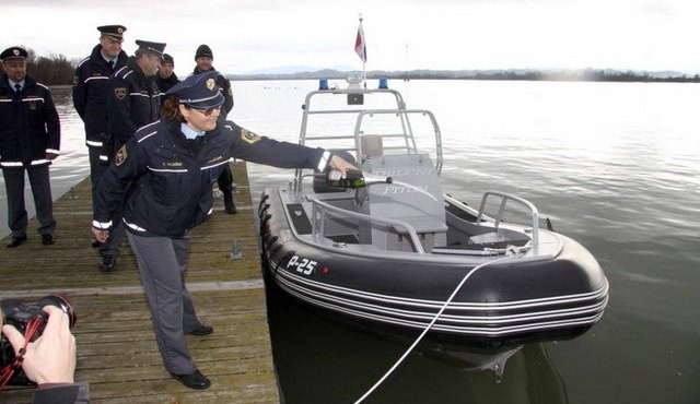 Nov policijski čoln, foto: policija.si Nov policijski čoln, foto: policija.si