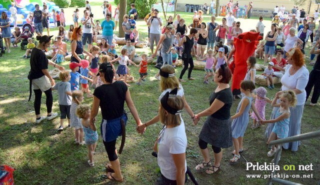 Mačje mesto v radenskem parku Mačje mesto v radenskem parku