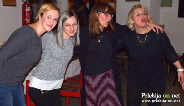 Med plesom se tudi poje Med plesom se tudi poje