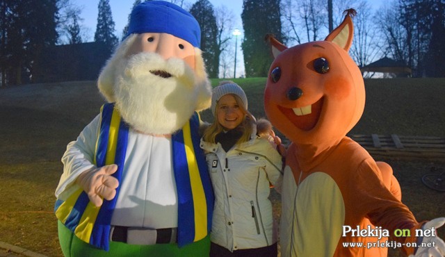 Direktorica ZTiŠ Radenci, Sonja Bily, z maskotama Direktorica ZTiŠ Radenci, Sonja Bily, z maskotama