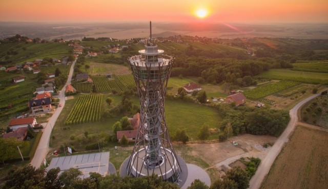 Razgledni stolp Vinarium-Lendava generator nadaljnjega razvoja turizma v Lendavi