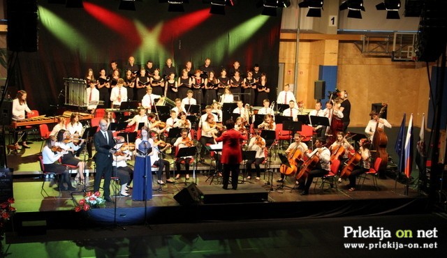 Slavnostna akademija ob 90-letnici Glasbene šole Slavka Osterca Ljutomer