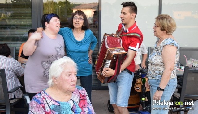 Junijski seniorski večer Junijski seniorski večer
