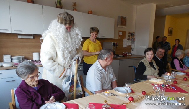 Dedek Mraz na obisku v DOSOR-ju, foto: Marija Erveš