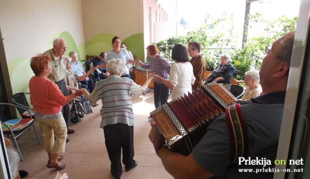 Dan ob zvokih harmonike Dan ob zvokih harmonike