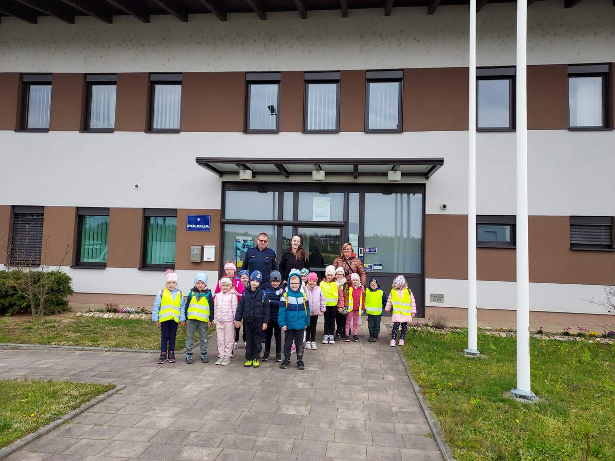 Otroci obiskali Policijsko postajo Gornja Radgona