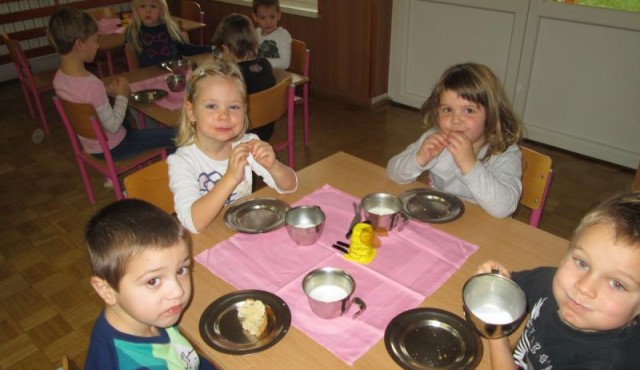 Slovenski tradicionalni zajtrk v vrtcu Radenci