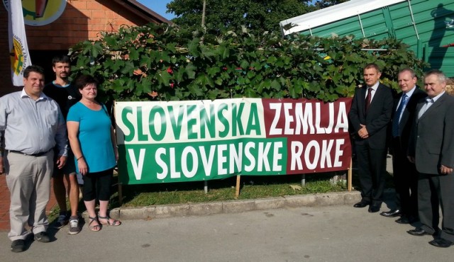 Slovenska zemlja v slovenske roke