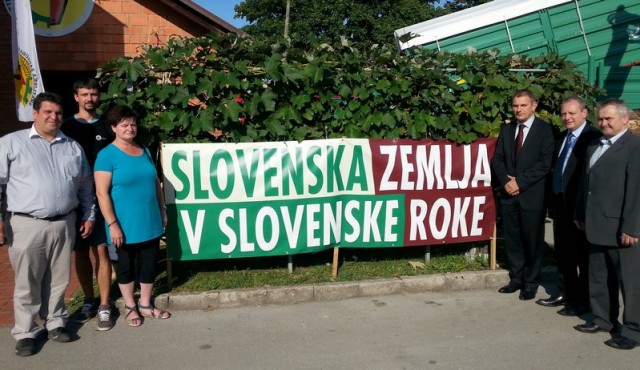 Slovenska zemlja v slovenske roke Slovenska zemlja v slovenske roke