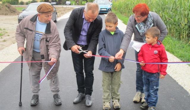 Odprtje ceste v Kokoričih in Berkovskih Prelogih