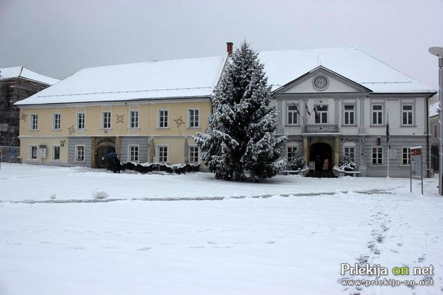 V Ljutomeru in okolici je zapadlo do 15 cm snega