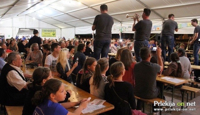 Okrogli muzikanti v Križevcih pri Ljutomeru Okrogli muzikanti v Križevcih pri Ljutomeru