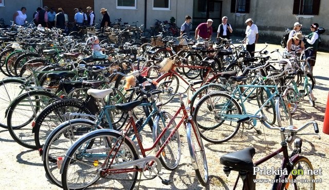 S starodobnimi kolesi po Ščavniški dolini S starodobnimi kolesi po Ščavniški dolini
