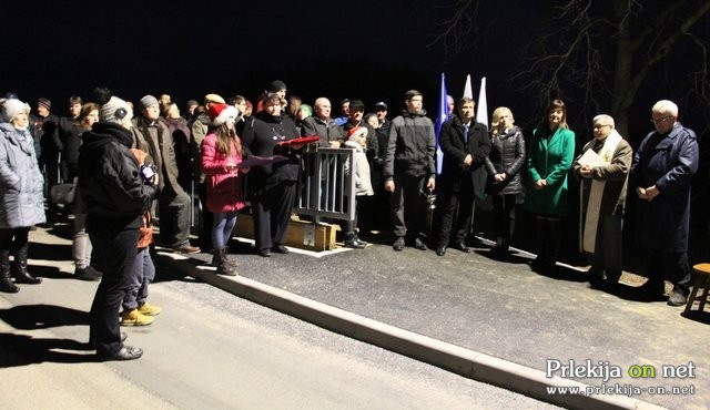 Odprtje brvi in pločnika ob vrtcu v Cezanjevcih Odprtje brvi in pločnika ob vrtcu v Cezanjevcih