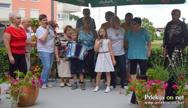 Karaoke na DOSOR-jevem odru