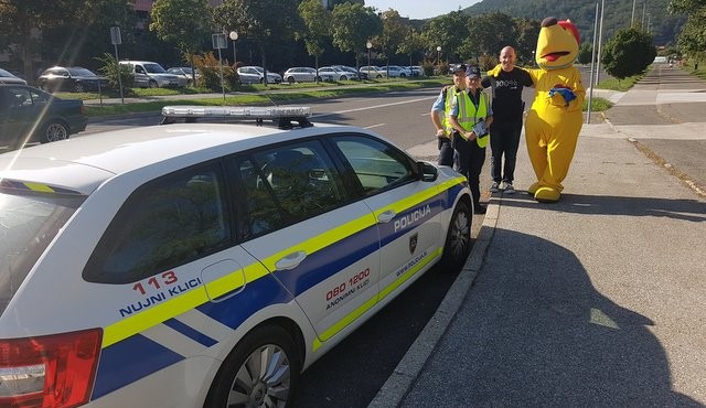 Policija z maskoto Radia 1 Policija z maskoto Radia 1