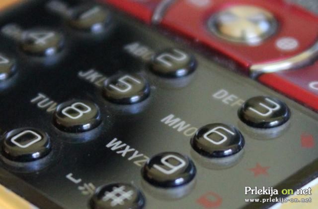 Mobilni telefoni so danes nepogrešljiva naprava Mobilni telefoni so danes nepogrešljiva naprava