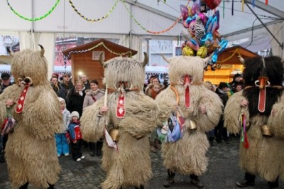 Pustni nastopi na ptujski tržnici, foto: Črtomir Goznik