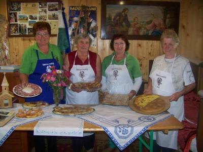 Aktivne članice Turističnega društva Cven