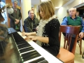 Ana Štrakl za klavirjem