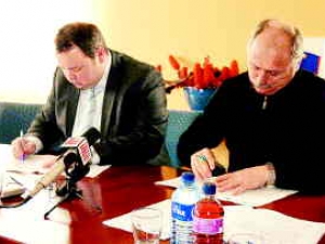 Veržejski župan Slavko Petovar (levo) in direktor podjetja Nograd gradnje Drago Novak