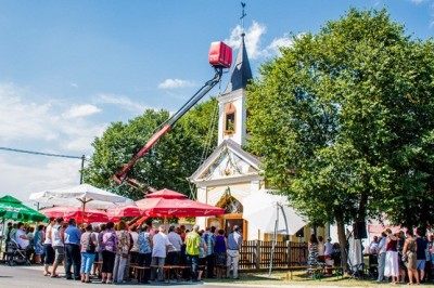 Blagoslov zvona in vaške kapele na Cvenu