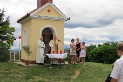 Blagoslov obnovljene kapele v Senčaku