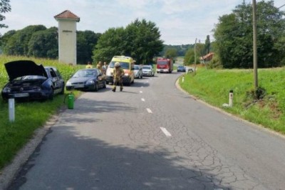 Na cesti Sveti Jurij ob Ščavnici–Bolehnečici je osebno vozilo zapeljalo s ceste, foto: PGD Gornja Radgona