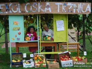 Ekološka tržnica v vrtcu Stročja vas