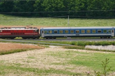 Električni vlak pelje skozi Sp. Kamenščak