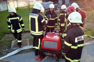 Gasilska vaja z uporabo motorne brizgalne PGD Stara Nova vas