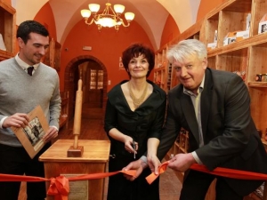 Marko Potrč, Anica in Tomaž Blatnik, ki sta slavnostno prerezala trak